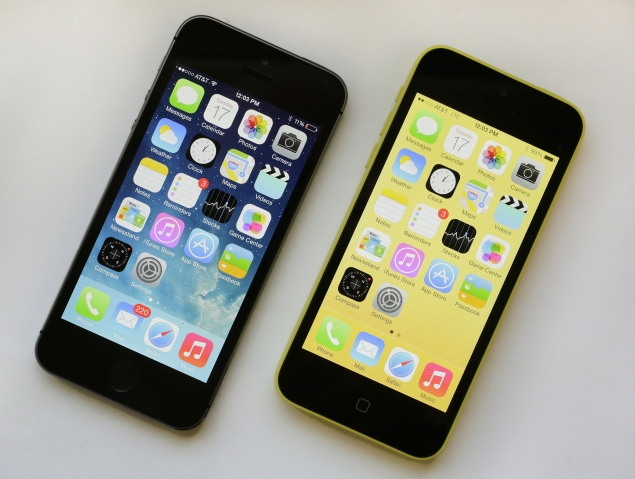 iPhone 5S black & iPhone 5C yellow