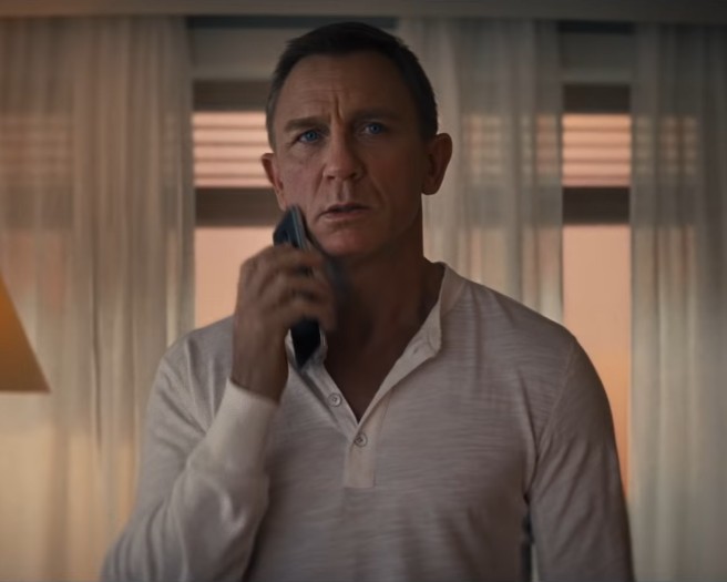 James Bond using a Nokia phone in No Time to Die